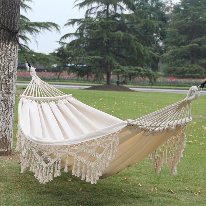 Fabric Hammock With Wooden Spread Bar HM027-1